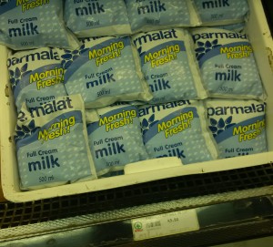 10 Hier ist Milch noch etwas Wert - 1 Liter kostet im Verkauf 1,05 Euro!
